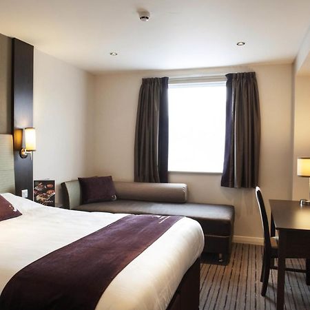 Premier Inn London Greenford Екстер'єр фото