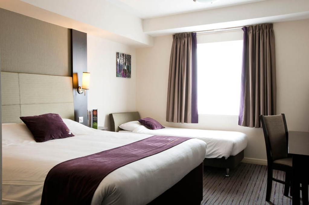 Premier Inn London Greenford Номер фото